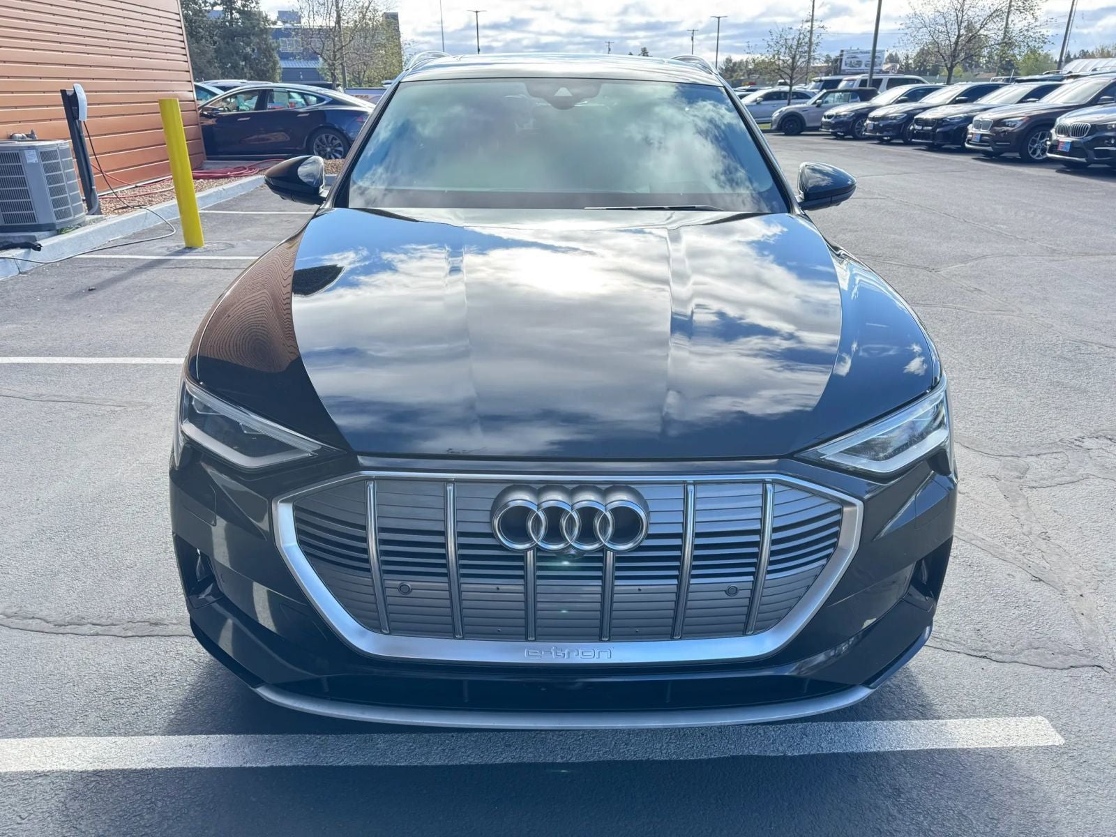 2019 Audi e-tron Prestige quattro