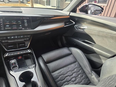 2022 Audi e-tron GT Prestige
