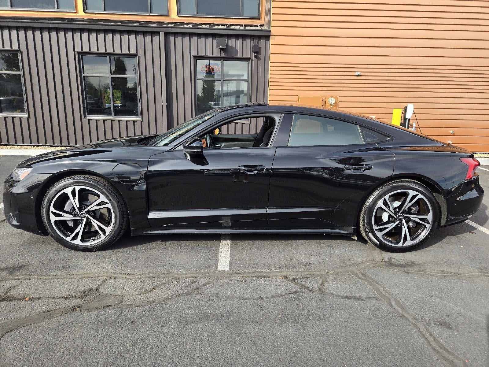 2022 Audi e-tron GT Prestige