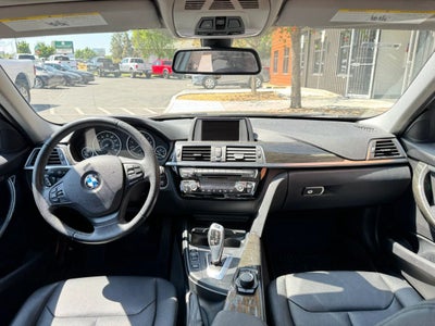 2017 BMW 3 Series 320i xDrive Sedan 4D