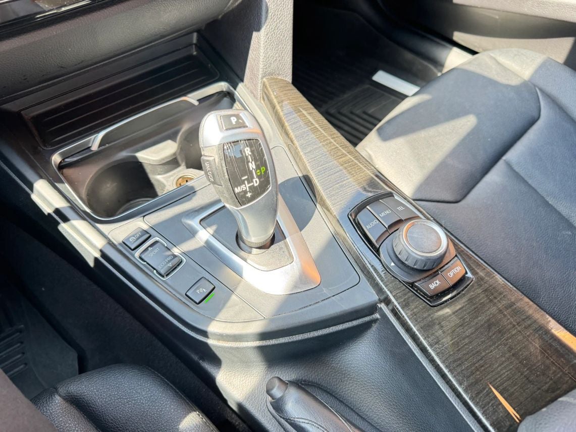 2017 BMW 3 Series 320i xDrive Sedan 4D