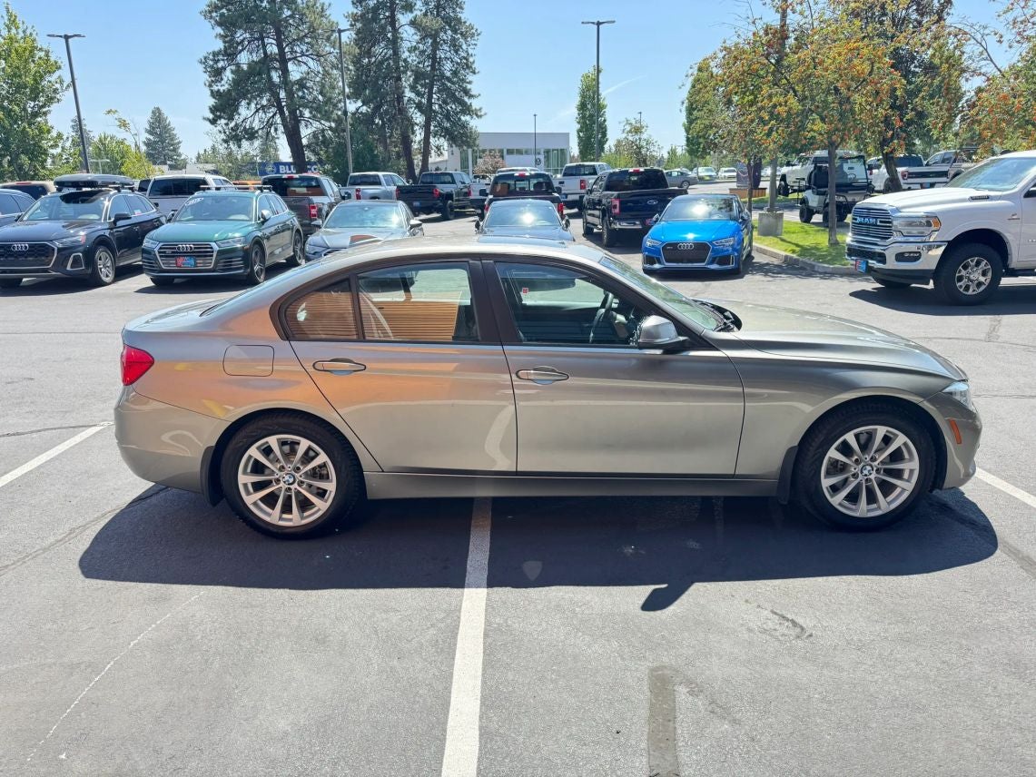2017 BMW 3 Series 320i xDrive Sedan 4D