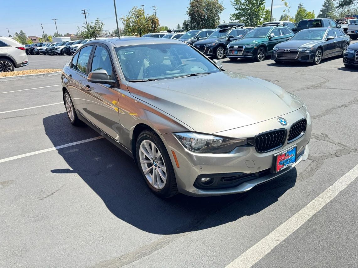 2017 BMW 3 Series 320i xDrive Sedan 4D