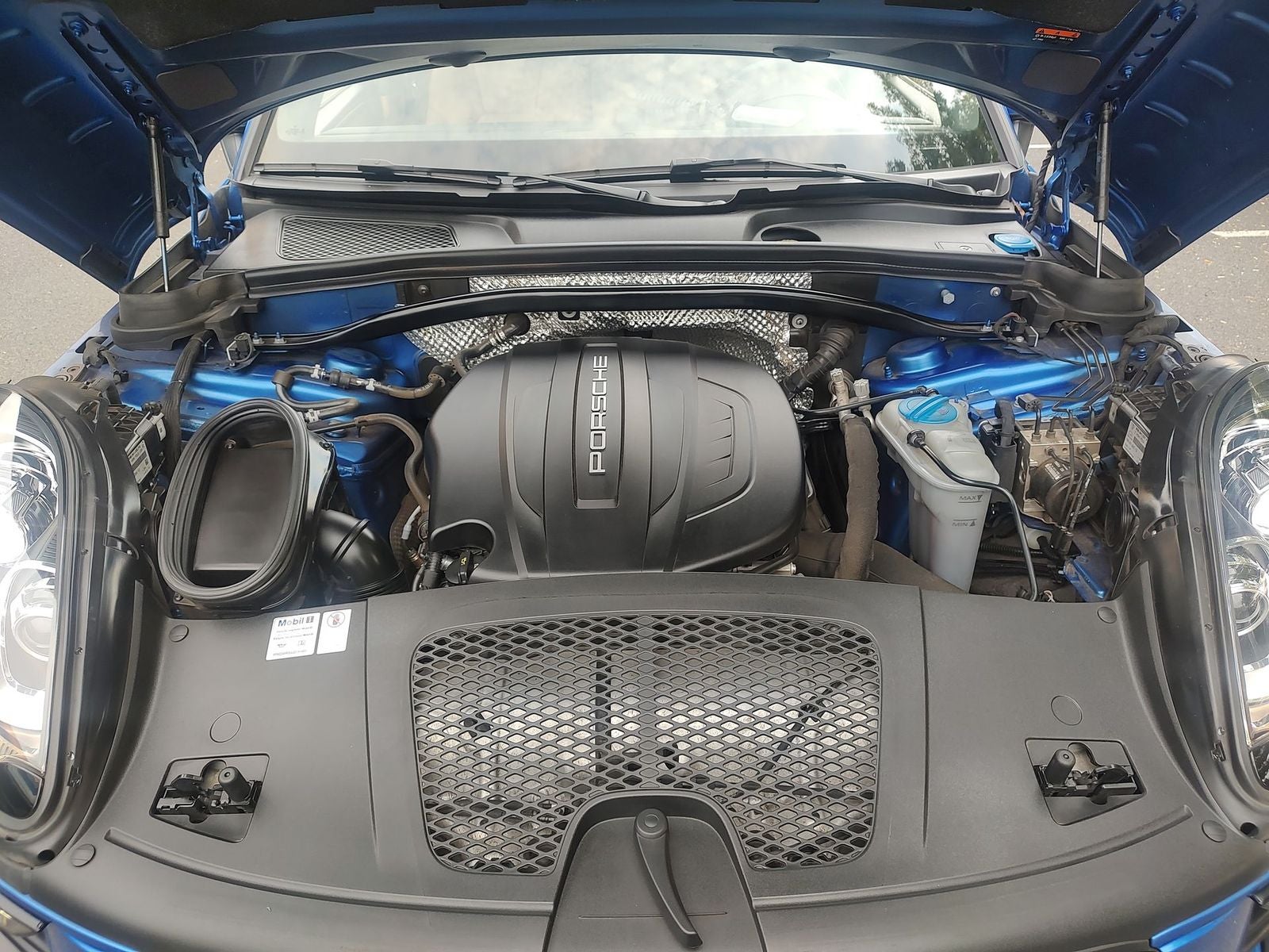 2018 Porsche Macan Sport Edition