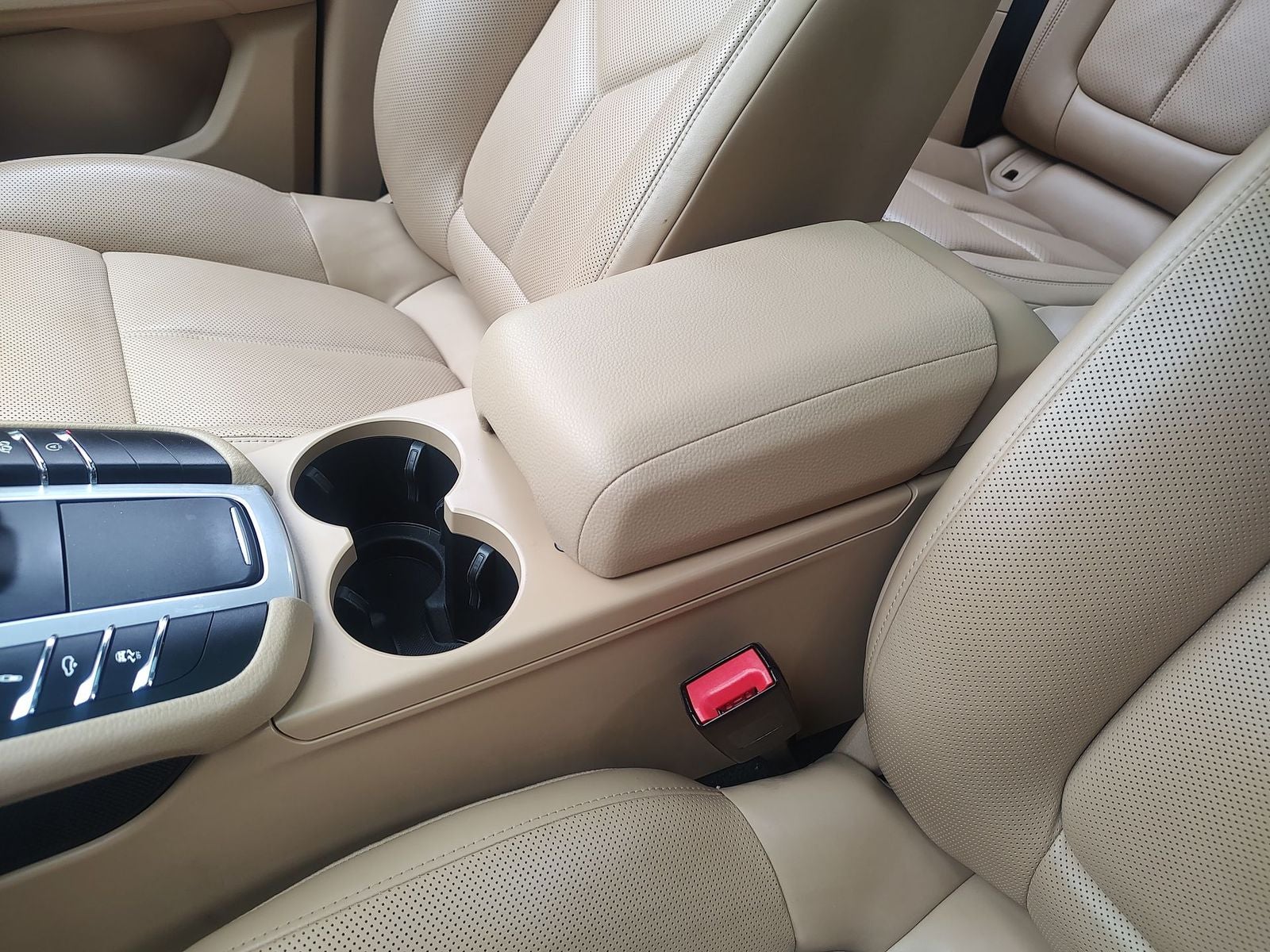 2018 Porsche Macan Sport Edition