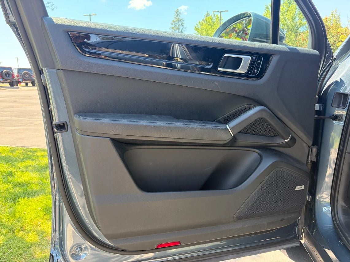 2019 Porsche Cayenne Sport Utility 4D