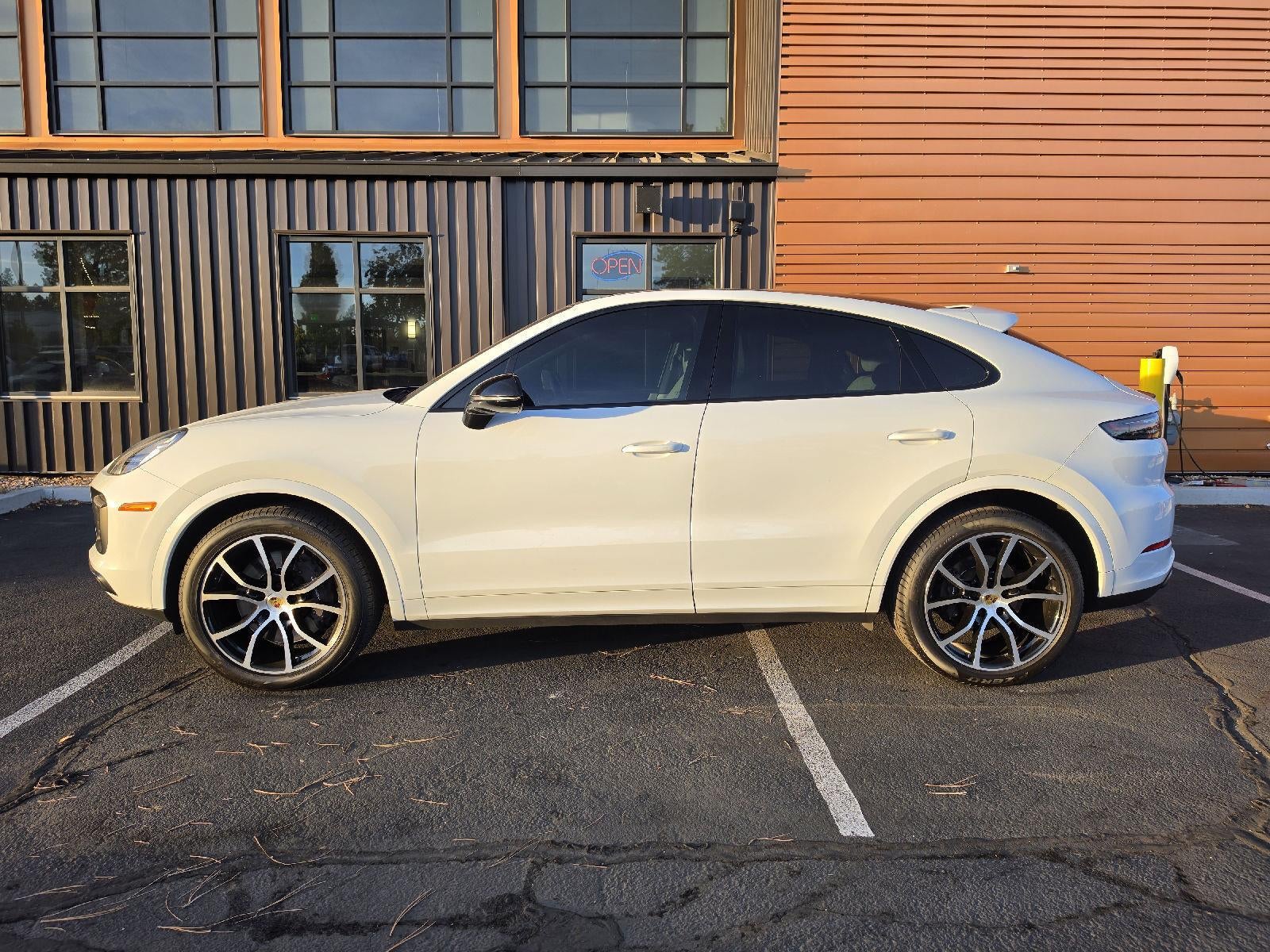 2022 Porsche Cayenne Sport Utility 4D