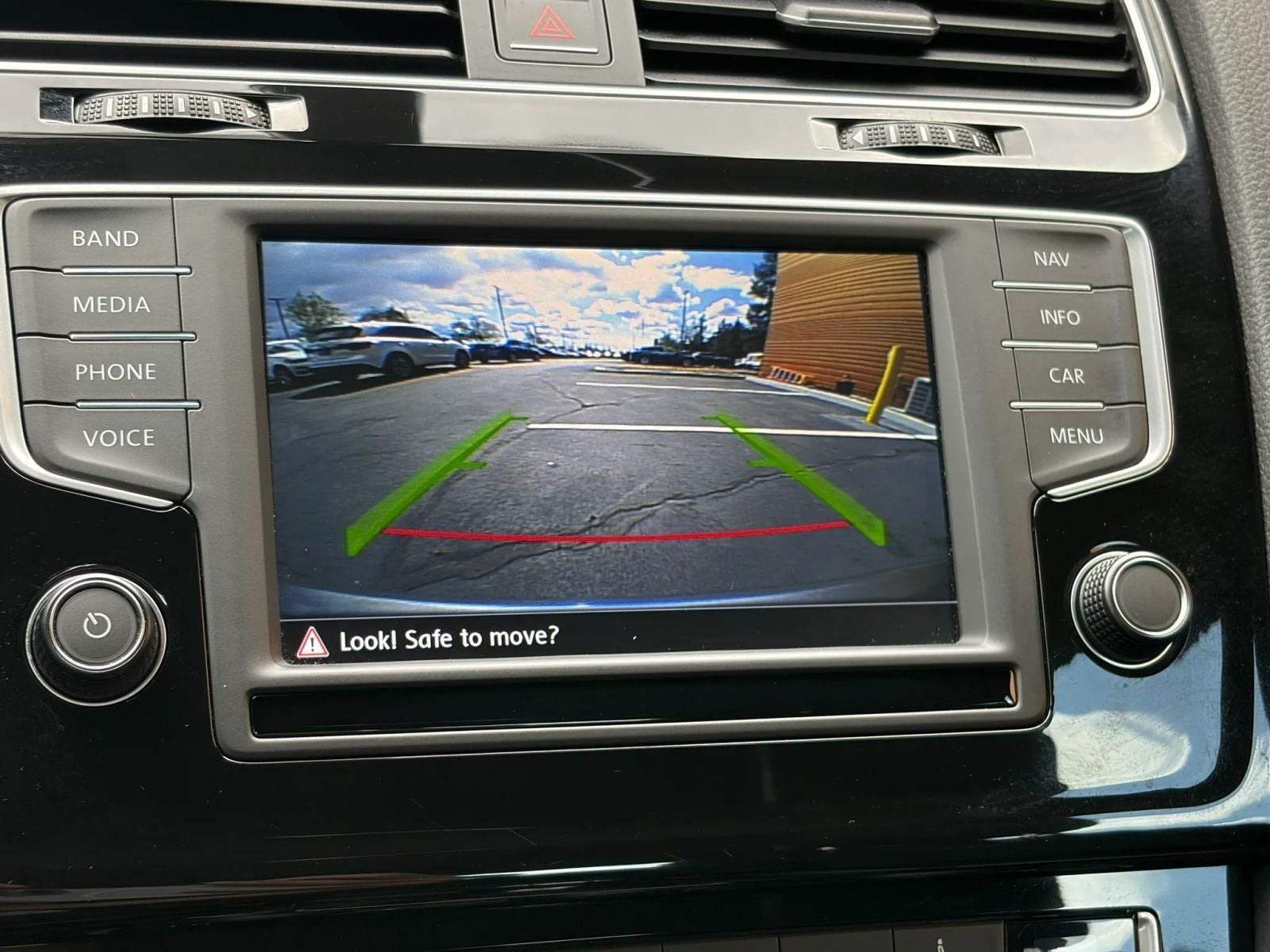 2016 Volkswagen Golf R DCC & Navigation 4Motion 4Motion