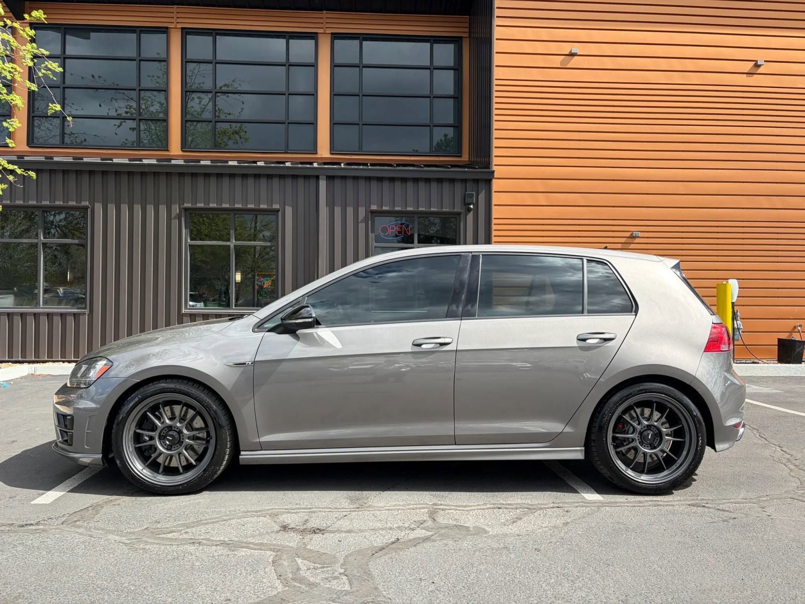 2016 Volkswagen Golf R DCC & Navigation 4Motion 4Motion