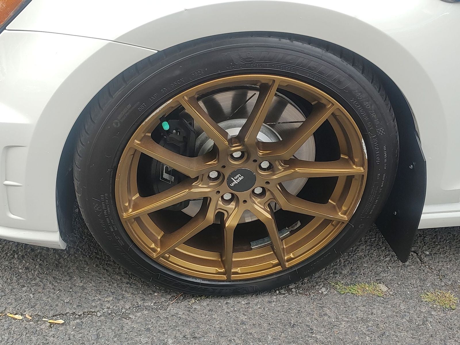 2016 Volkswagen Golf R DCC & Navigation 4Motion 4Motion