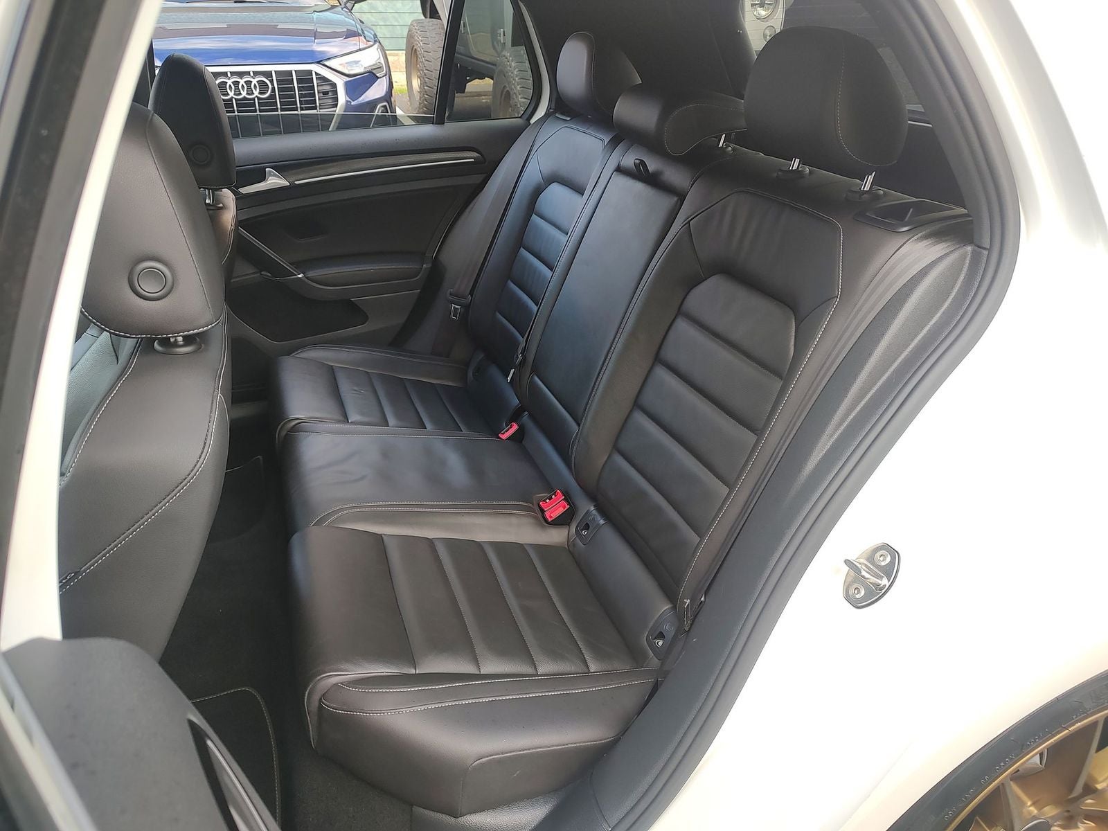 2016 Volkswagen Golf R DCC & Navigation 4Motion 4Motion