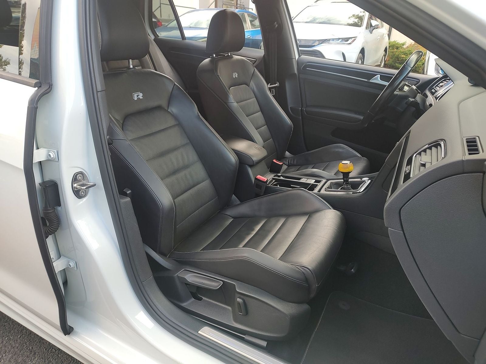 2016 Volkswagen Golf R DCC & Navigation 4Motion 4Motion