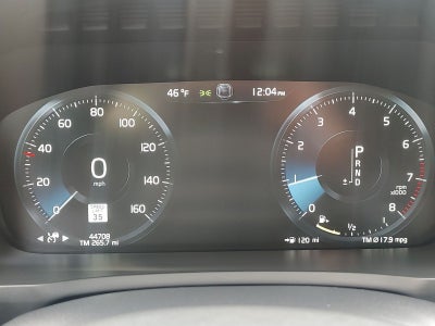 2022 Volvo XC90 T5 Momentum