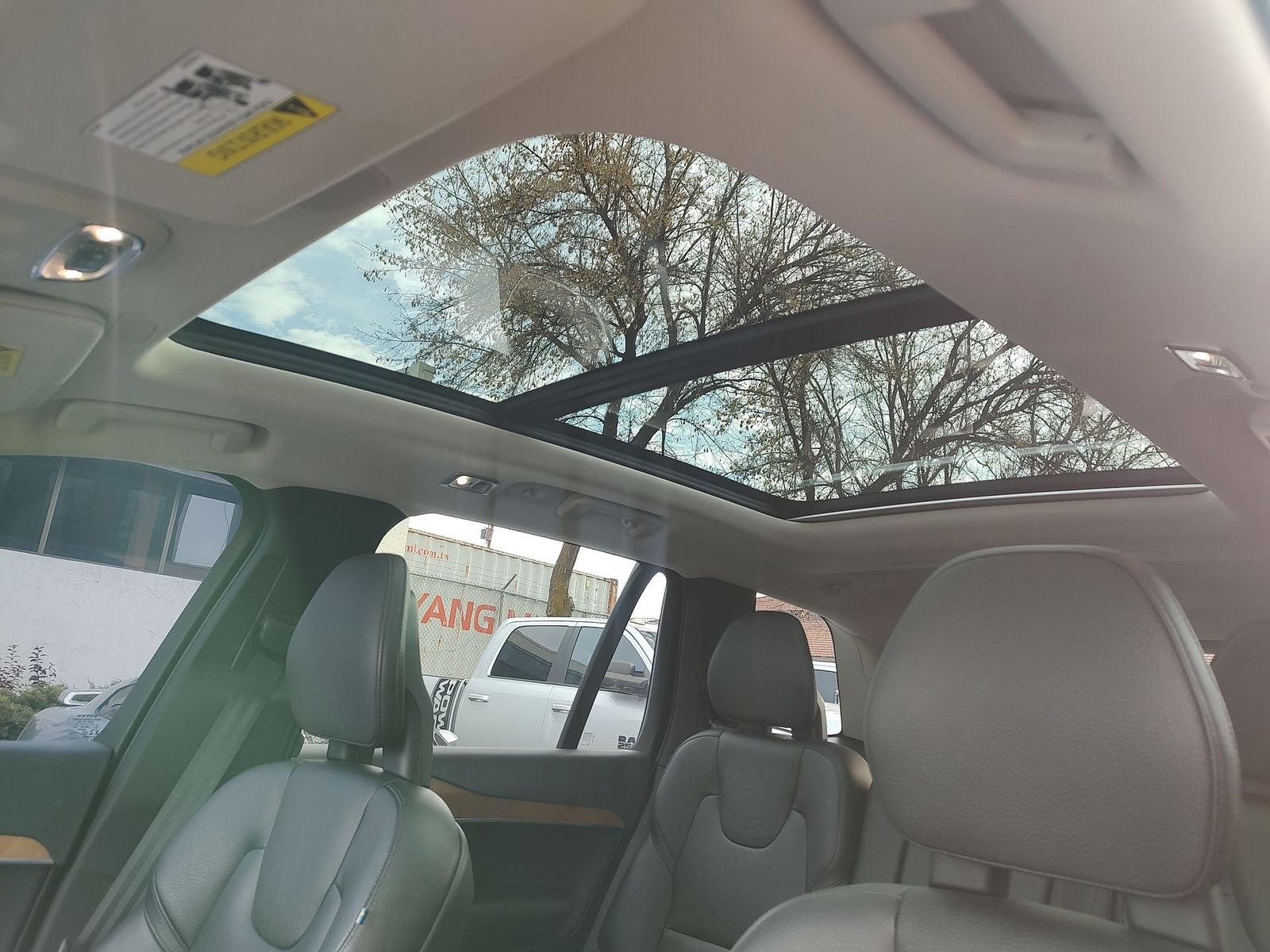 2022 Volvo XC90 T5 Momentum