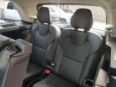 2022 Volvo XC90 T5 Momentum