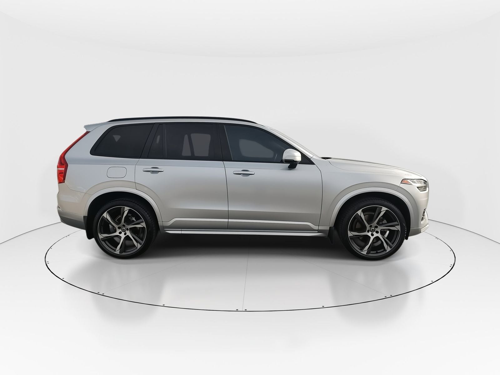 2022 Volvo XC90 T5 Momentum