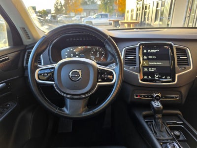 2020 Volvo XC90 Momentum