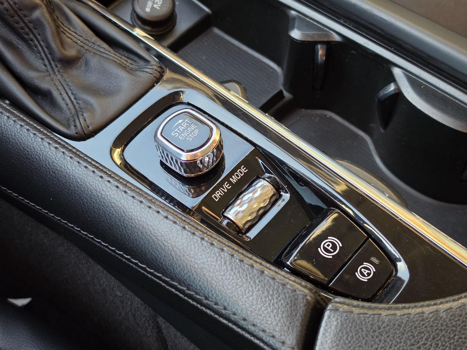 2020 Volvo XC90 Momentum