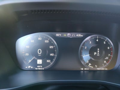 2021 Volvo XC40 Momentum