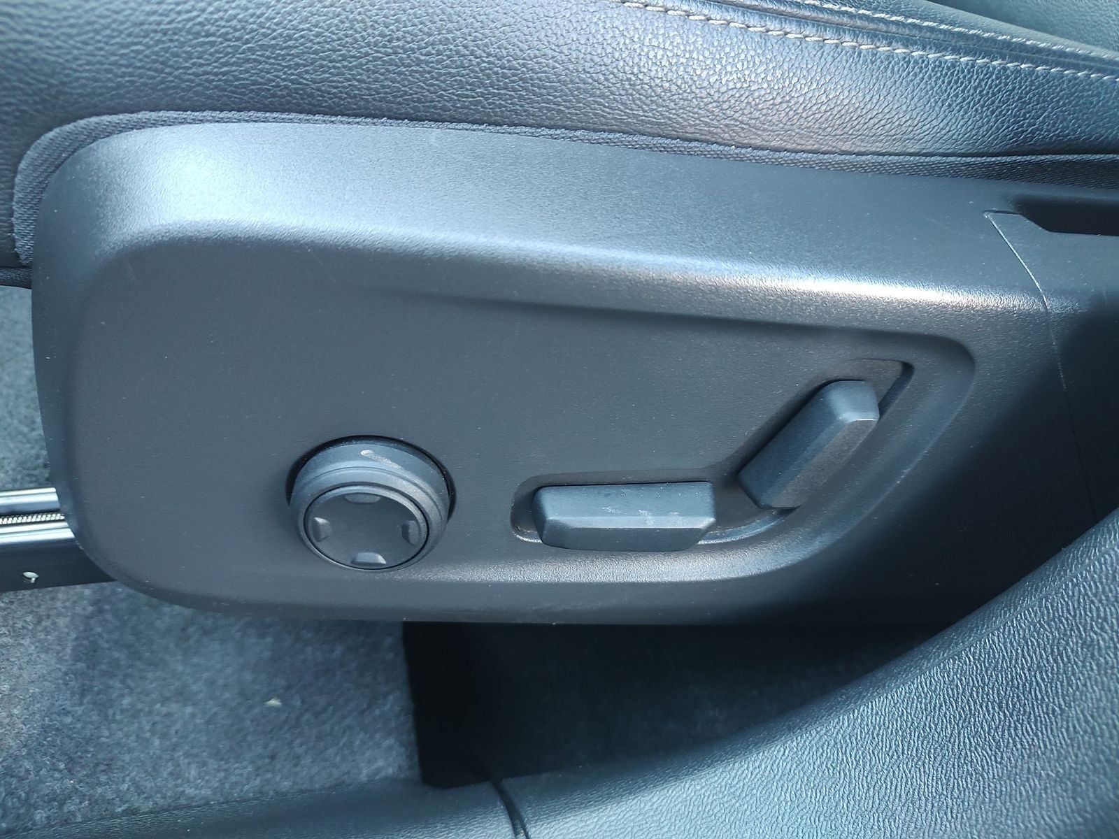 2021 Volvo XC40 Momentum