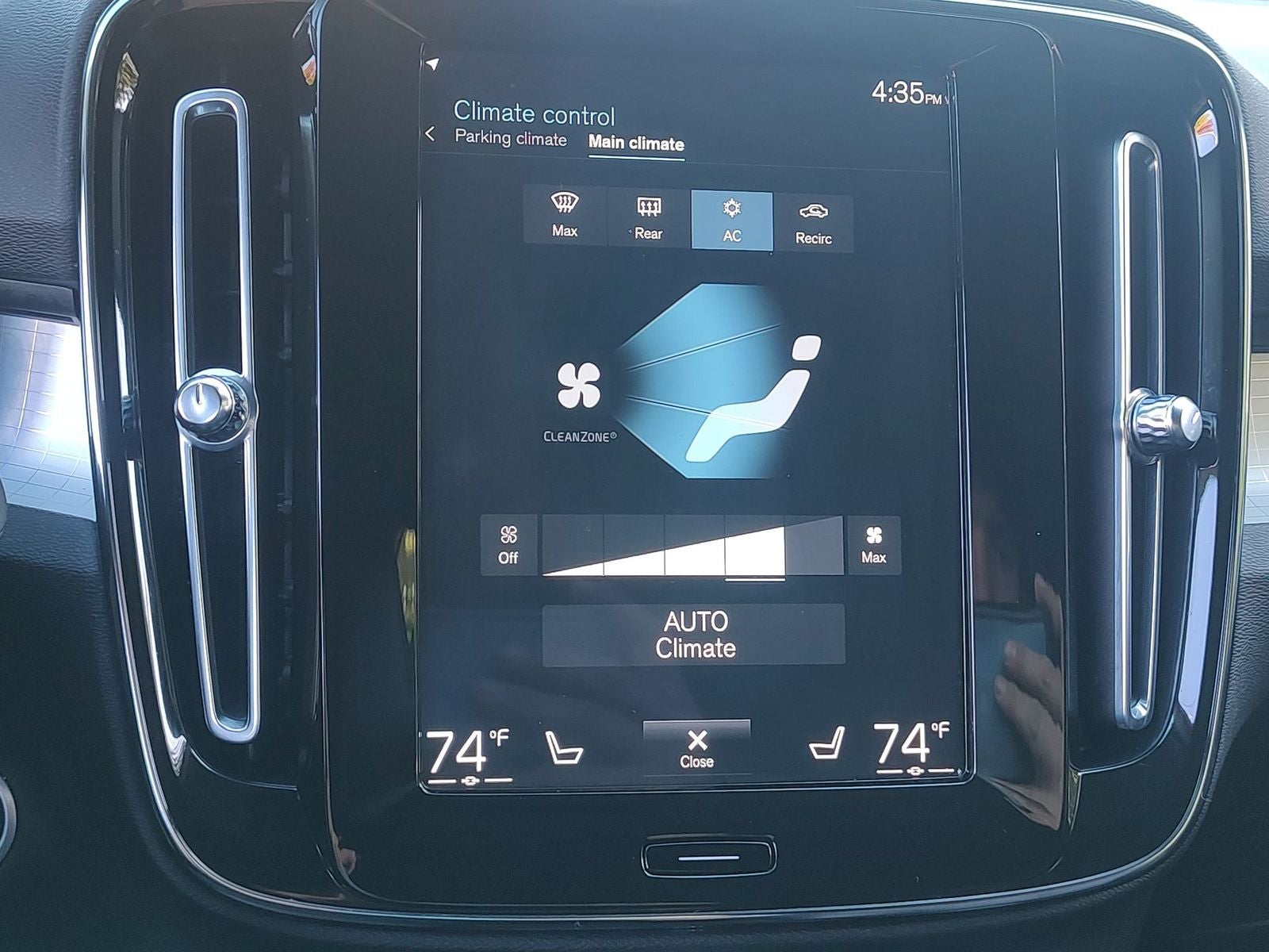 2021 Volvo XC40 Momentum