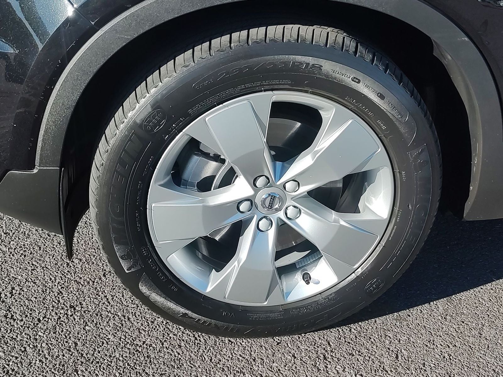 2021 Volvo XC40 Momentum