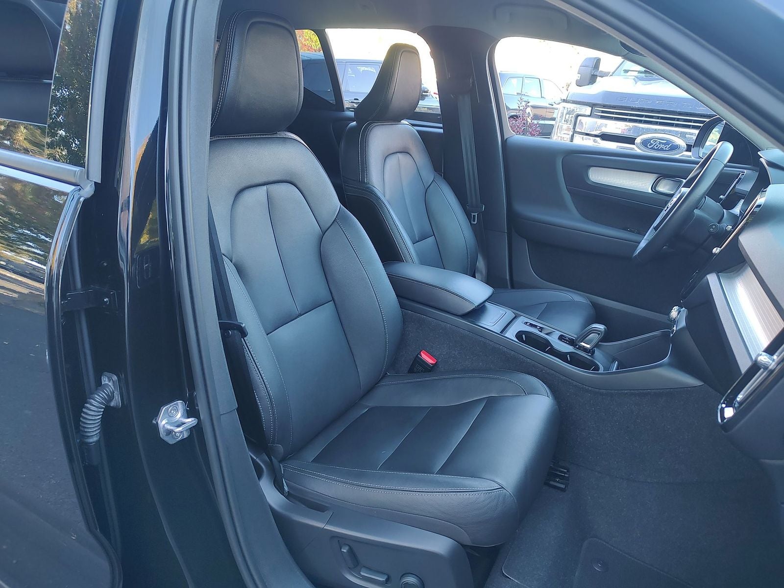 2021 Volvo XC40 Momentum