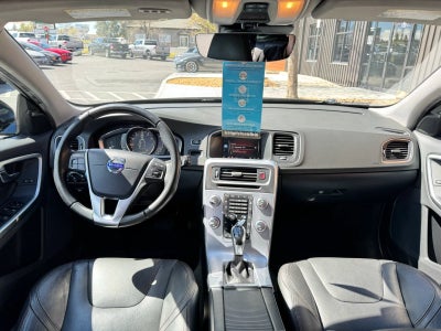 2017 Volvo V60 Cross Country T5