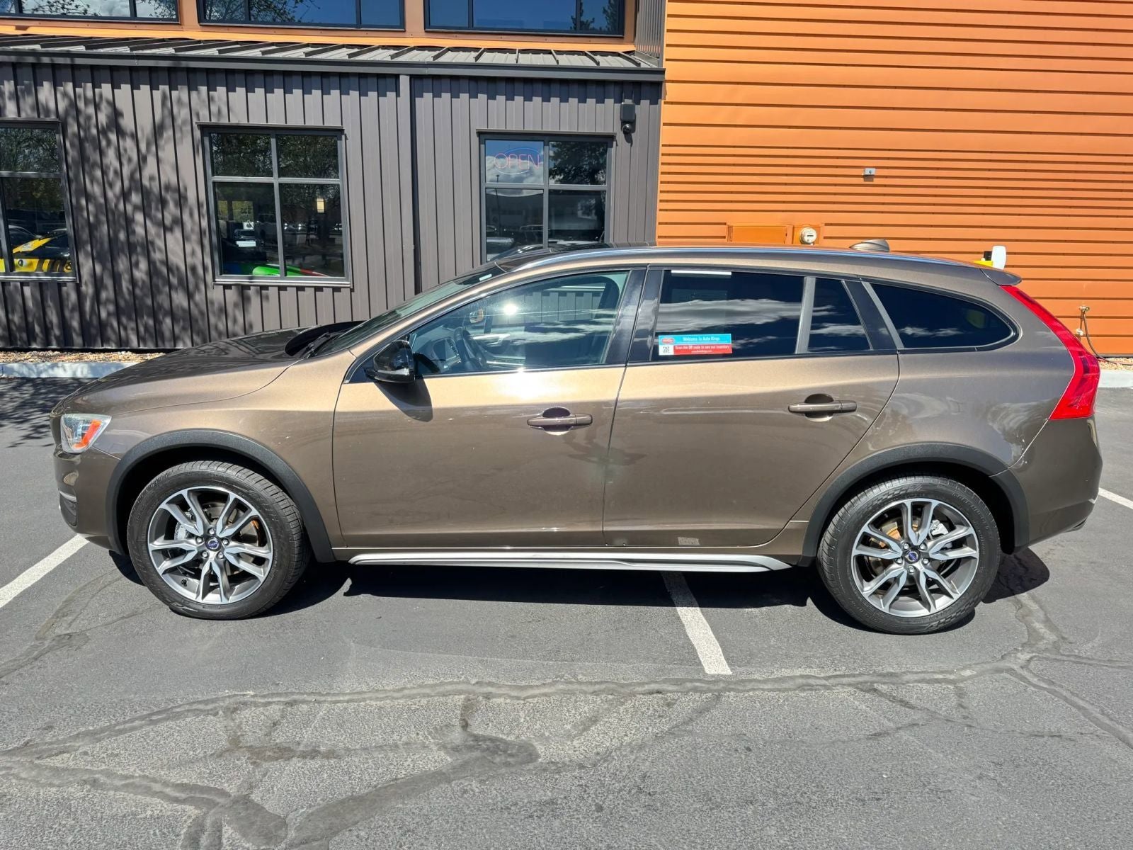 2017 Volvo V60 Cross Country T5