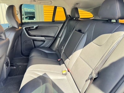 2017 Volvo V60 Cross Country T5
