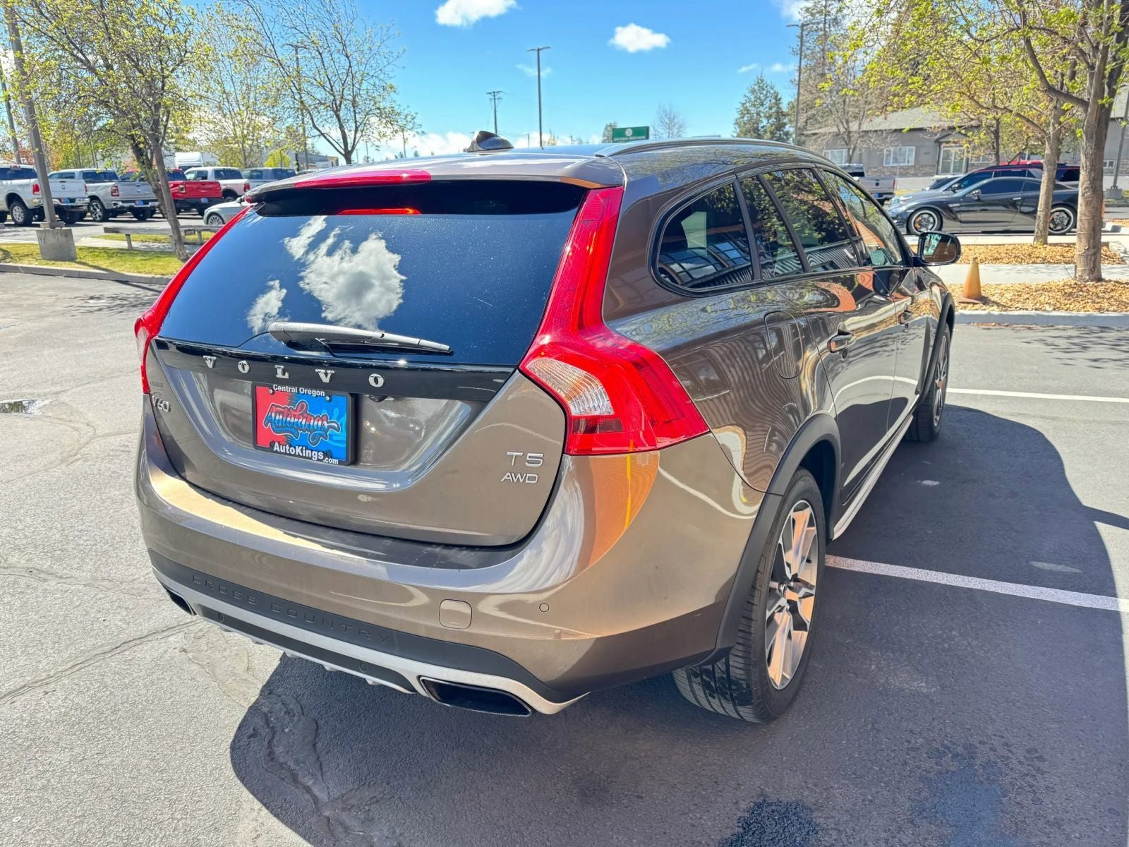 2017 Volvo V60 Cross Country T5