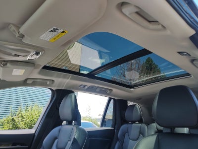 2017 Volvo XC90 T6 Momentum