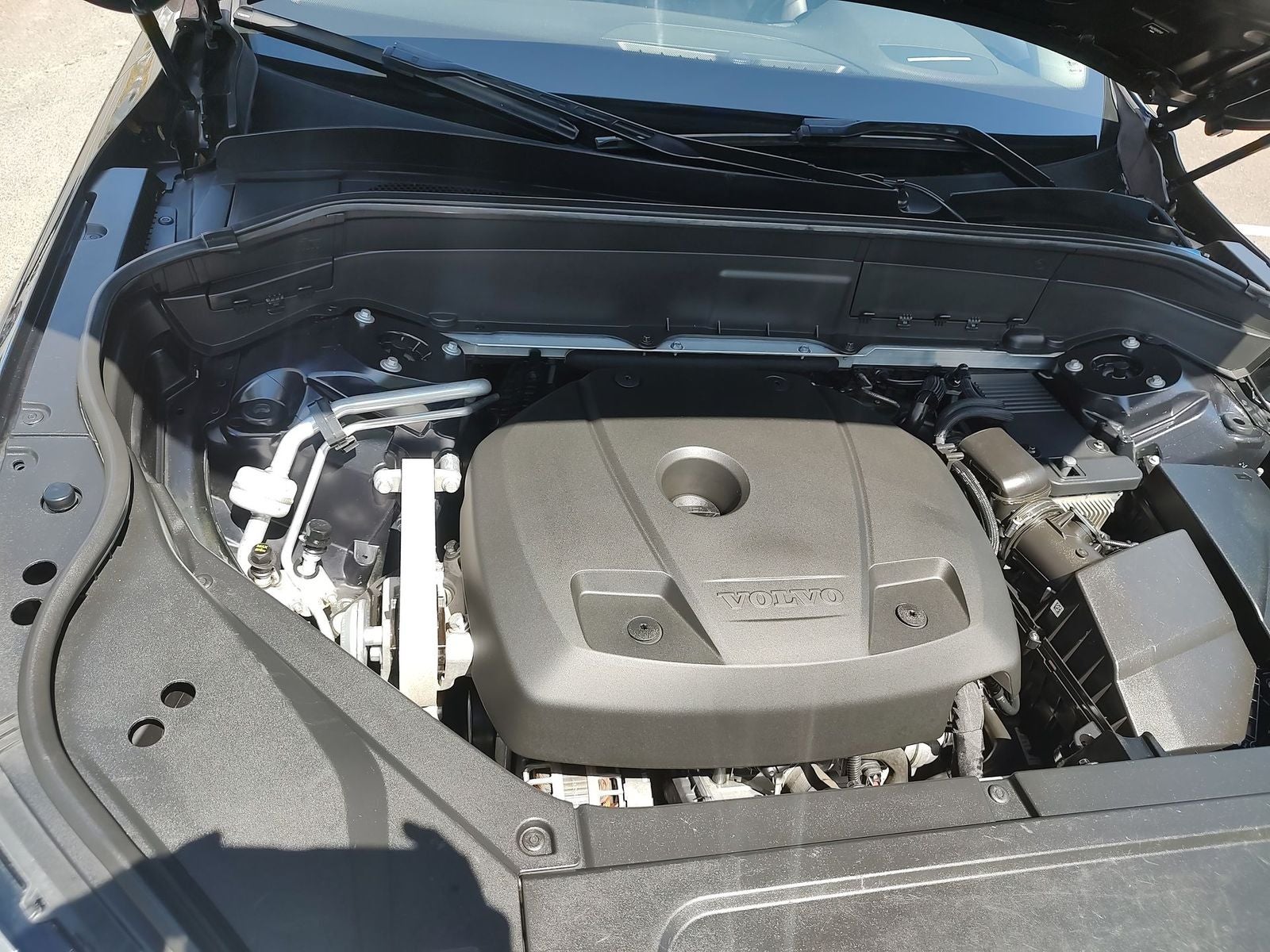 2017 Volvo XC90 T6 Momentum