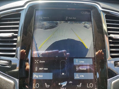 2017 Volvo XC90 T6 Momentum