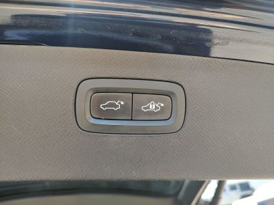 2017 Volvo XC90 T6 Momentum