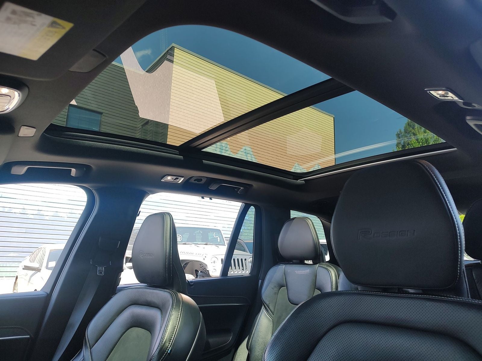 2019 Volvo XC90 T6 R-Design