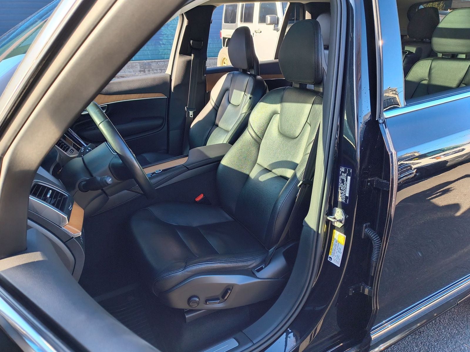 2021 Volvo XC90 Recharge Plug-In Hybrid T8 Inscription Expression 7 Passenger