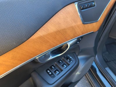 2021 Volvo XC90 Recharge Plug-In Hybrid T8 Inscription Expression 7 Passenger