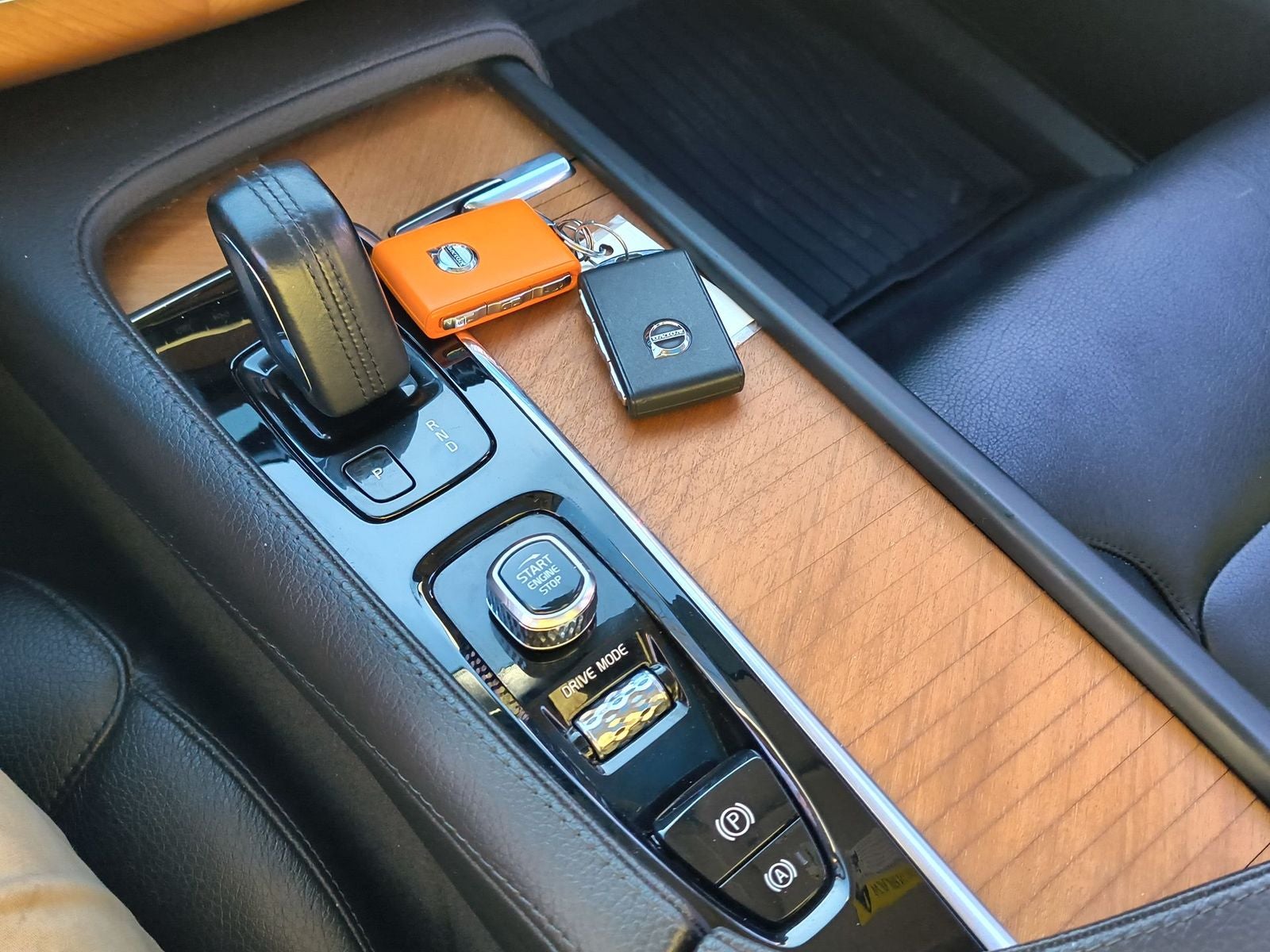 2021 Volvo XC90 Recharge Plug-In Hybrid T8 Inscription Expression 7 Passenger