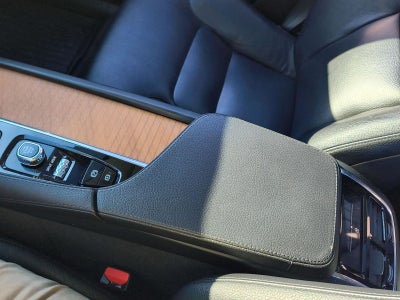 2021 Volvo XC90 Recharge Plug-In Hybrid T8 Inscription Expression 7 Passenger