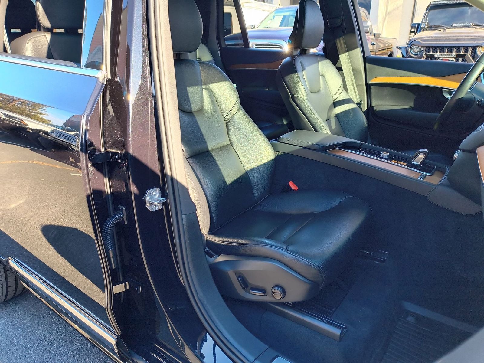 2021 Volvo XC90 Recharge Plug-In Hybrid T8 Inscription Expression 7 Passenger